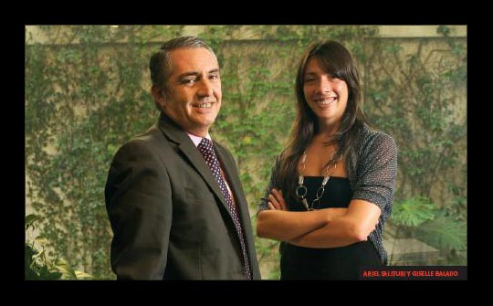 Ariel Salmuri, gerente de Relaciones Institucionales y Giselle Balado, l&iacute;der de Responsabilidad Social Empresaria, de Banco Supervielle.