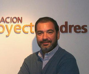 Adrián Dall'Asta, fundador y Director Ejecutivo de Fundación Proyecto Padres Adrián Dall'Asta, fundador y Director Ejecutivo de Fundación Proyecto Padres