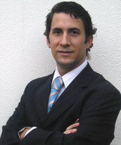 Daniel Serrot, profesor de la UTDT Daniel Serrot, profesor de la UTDT